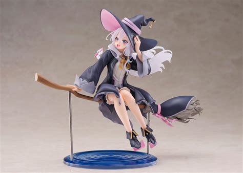 Wqndering witch figure